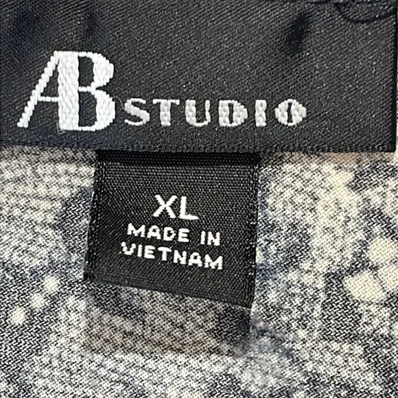 AB STUDIO SIZE XL Floral Lace Black and Gray Women's Top - Picture 4 of 6